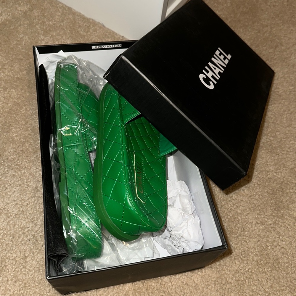 CHANEL platform slides
